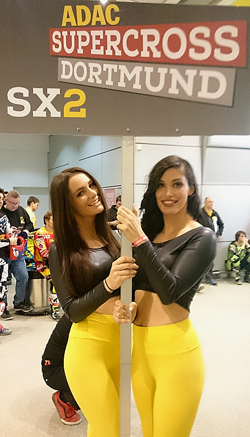 sxdo16 supercross dortmund promotion girld umbrella flag girls adac bensch media